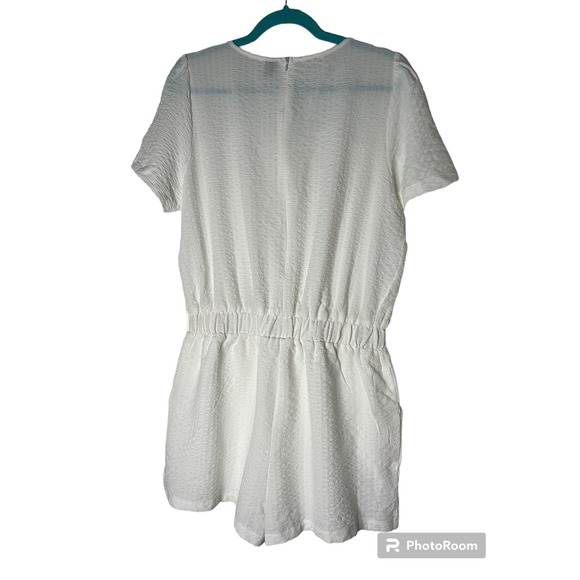 Gomorn Women's Romper Size XL in White w/Elastic Waist and Lace Neckline - Picture 3 of 7